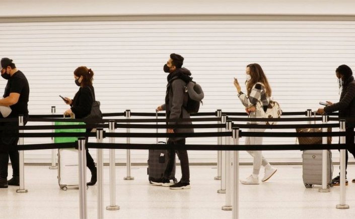 Botswana  variant - Travel curbs: Παίρνει μέτρα η Ελλάδα -Μπλόκο, καραντίνα και 3 PCR για ταξιδιώτες από νότια Αφρική