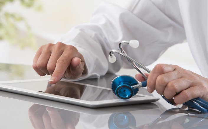 Health Care: Νέα δεδομένα για τους Ανασφάλιστους!! Περιορίζεται η Συνταγογράφηση Φαρμάκων και Εξετάσεων ΜΟΝΟ στις Δημόσιες Δομές