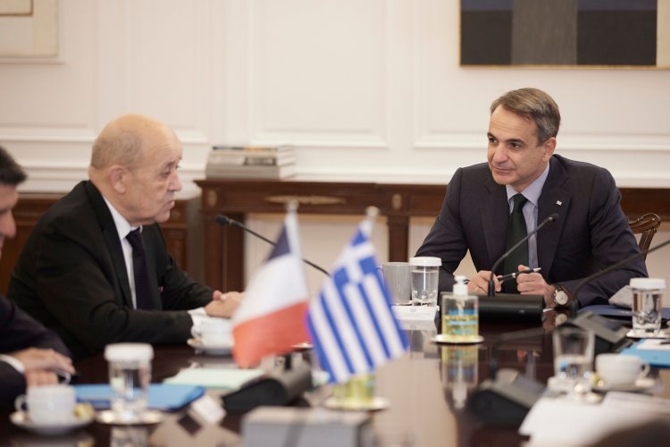 PM Mitsotakis: Πολύ σημαντικό το σχήμα της τετραμερούς συνεργασίας - Συνάντηση του πρωθυπουργού με τον Γάλλο ΥΠΕΞ