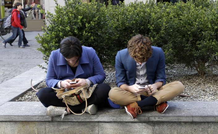 Effects of Smartphones on Children: Πότε προκαλεί εξάρτηση το κινητό στα Παιδιά!! Πώς θα καταλάβετε αν το παιδί είναι εθισμένο!!