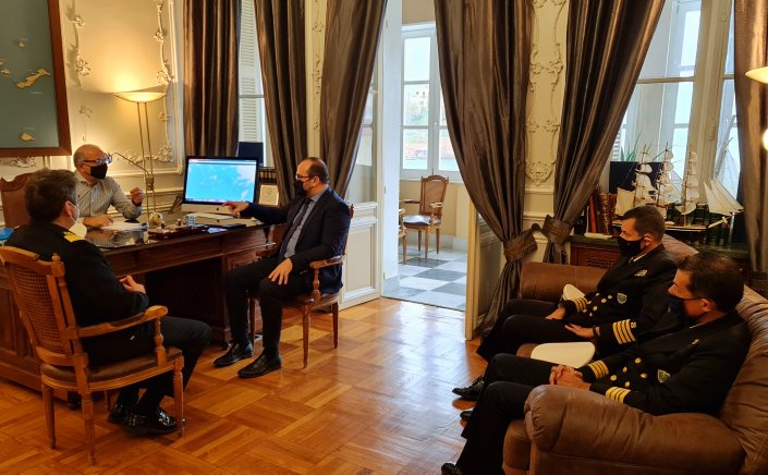 Aegean islands: Μεταφορκό ισοδύναμο, διατήρηση δρομολογίων και Λιμενικές υποδομές, κυριάρχησαν στην συνάντηση Λεονταρίτη - Κουτουλάκη