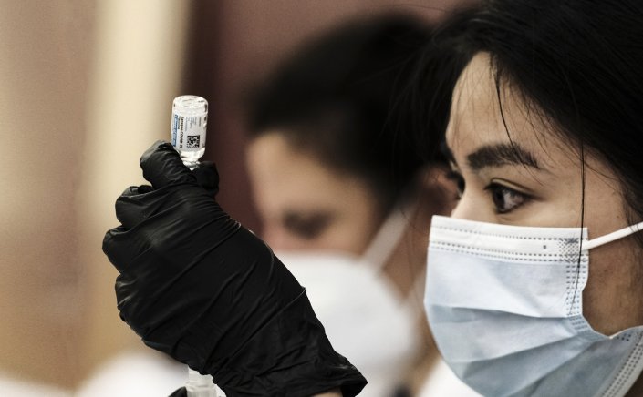 Omicron variant – Pfizer: Η τρίτη δόση εμβολίου την αδρανοποιεί την Μετάλλαξη Όμικρον