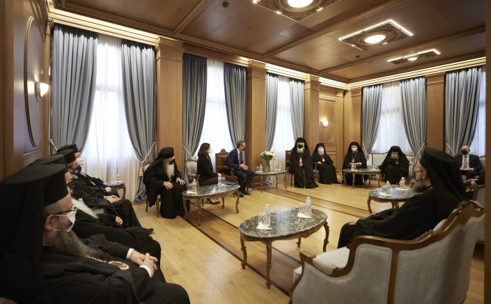Mitsotakis - Holy Synod: Μήνυμα Μητσοτάκη - Ιερώνυμου κατά όσων εργαλειοποιούν την πανδημία