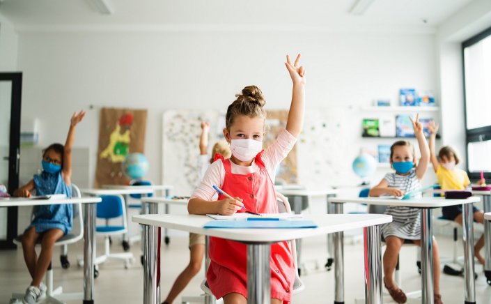 Return to school: Τι μάσκες πρέπει να φοράνε τα παιδιά στα σχολεία