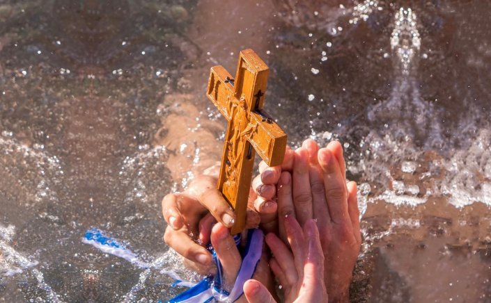 Rules on Epiphany - Γκίκας Μαγιορκίνης: Οι ανεμβολίαστοι καλύτερα να μην πάνε στους εορτασμούς για τα Θεοφάνεια