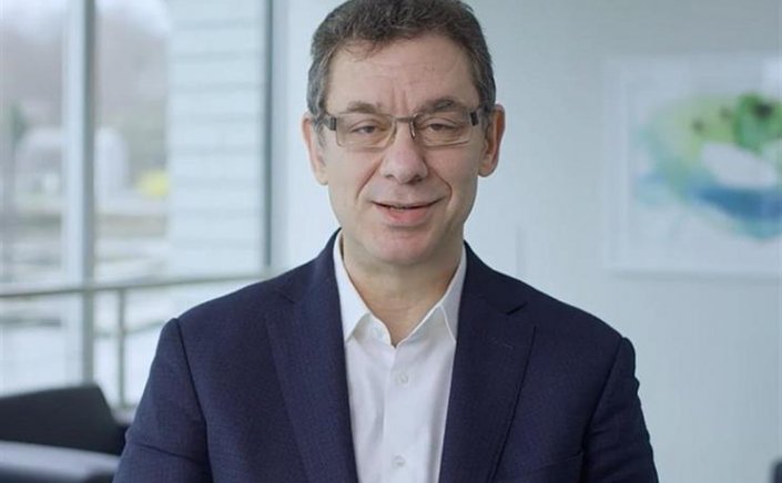 Albert Bourla - Le Figaro: «Σύντομα θα ξαναρχίσουμε την κανονική ζωή»