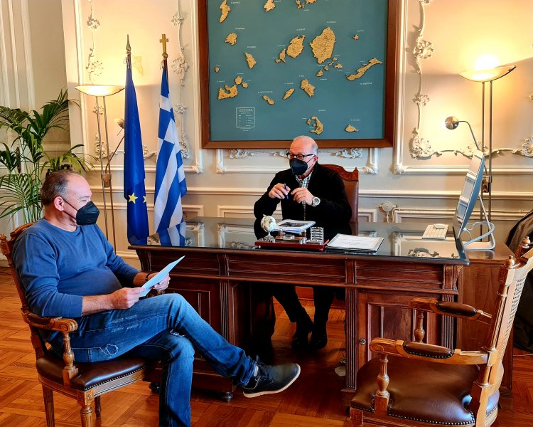 Aegean islands / Συνάντηση Λεονταρίτη -  Βεντούρη: Συζήτηση για το ΧΥΤΑ  και τον επαρχιακό δρόμο των Πράσων Κιμώλου