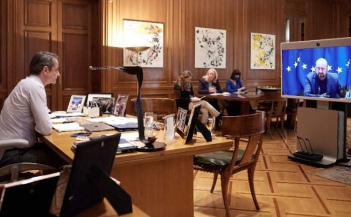 Prime Minister: PM Mitsotakis takes part in EU leaders teleconference on the crisis in Ukraine