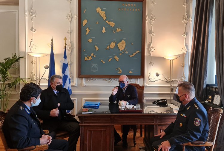 Aegean Islands: Συνάντηση του Χωρικού Αντιπεριφερειάρχη Κυκλάδων με τη νέα ηγεσία του Πυροσβεστικού Σώματος