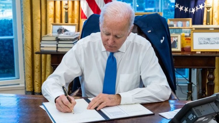 Biden's Executive Order: Διάταγμα του Μπάιντεν βάζει στο στόχαστρο την οικονομική δραστηριότητα στις περιοχές των φιλορώσων αυτονομιστών