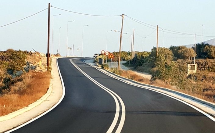 Aegean Islands: Εγκρίθηκε η υλοποίηση του έργου «Τριετής Συντήρηση Οδικού Δικτύου ΑΘήρας, Ίου, Φολεγάνδρου και Ανάφης»