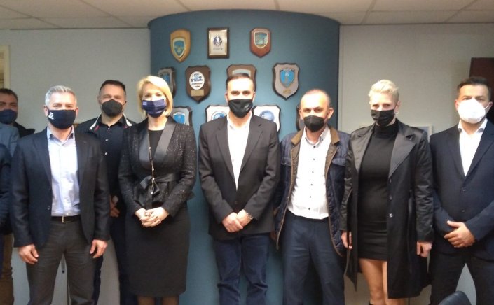 MP Katerina Monogiou:  Στα γραφεία της Π.Ο.Ε.Π.Λ.Σ. η Βουλευτής Κυκλάδων Κατερίνα Μονογυιού