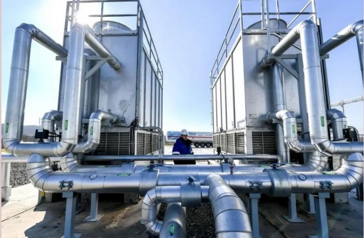 EU plans to cut Russian gas: Το σχέδιο της ΕΕ για να «απαλλαγεί» από την Ρωσία – Μείωση εισαγωγών φυσικού αερίου κατά 2/3 φέτος και εντελώς ως το 2030
