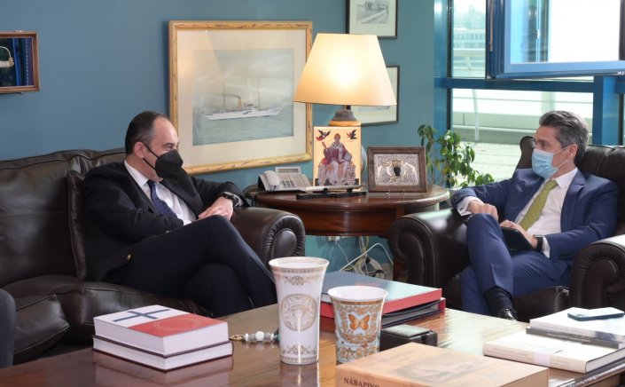 Shipping Min Plakiotakis: Επίσκεψη του Ανώτερου Αντιπροέδρου Εταιρικών Υποθέσεων της Phillip Morris International Gregoire Verdeaux στο Υπουργείο Ναυτιλίας και Νησιωτικής Πολιτικής