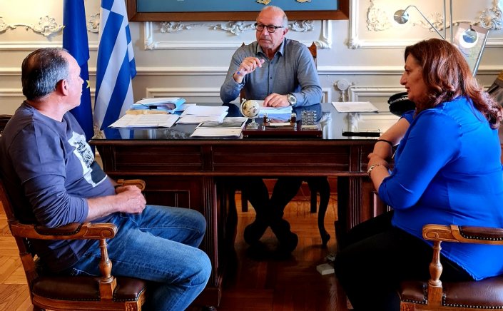Aegean islands: Συνάντηση του Γιώργου Λεονταρίτη με τους Δημάρχους Κύθνου και Φολεγάνδρου, με επίκεντρο τα έργα