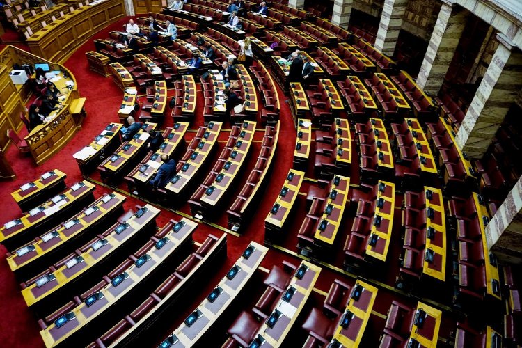 2023 State Budget: Κατατέθηκε στη Βουλή ο πρώτος εδώ και 12 χρόνια προϋπολογισμός εκτός μνημονιακής επιτήρησης