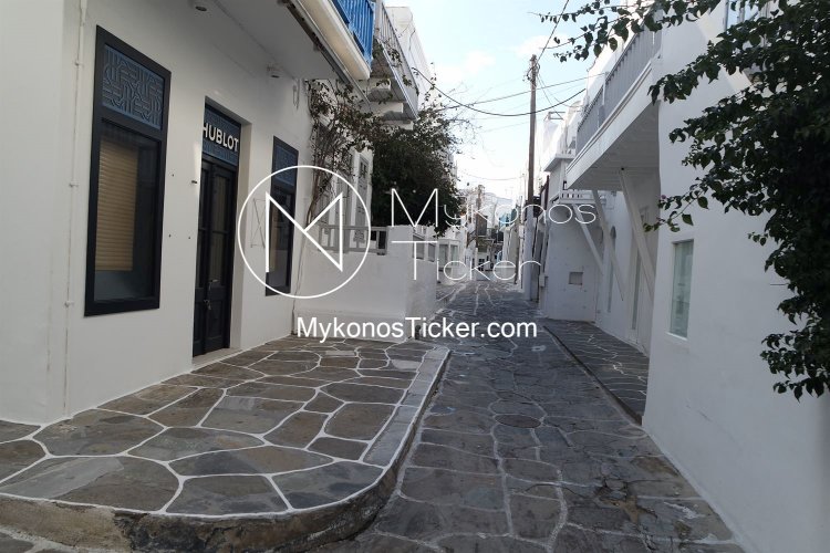 Municipality of Mykonos: Δεν επιτρέπονται ολισθηρά υλικά (βαφής), κάθετες ταμπέλες και φωτεινές επιγραφές στον οικισμό της Χώρας