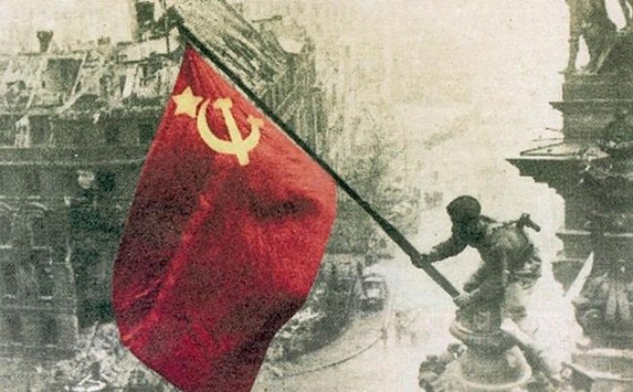 9 May Victory Day -  ΚΚΕ : Η 9η Μάη εμπνέει τους λαούς, τους διδάσκει πίστη στη δική τους δύναμη
