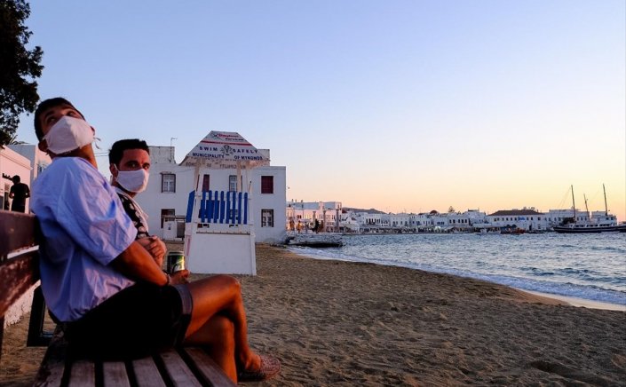 Coronavirus: Η ατομική προστασία το «κλειδί» από εδώ και στο εξής – Αυξάνονται οι επαναλοιμώξεις, ανεβαίνει η θετικότητα στα νησιά  [Μύκονος 12,64%]