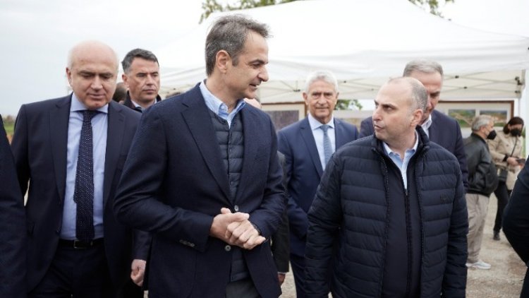 PM Mitsotakis: Έναρξη υλοποίησης πλωτού τερματικού αποθήκευσης και αεριοποίησης LNG