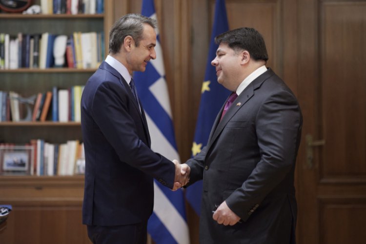 PM Mitsotakis: Συνάντηση γνωριμίας του πρωθυπουργού με τον νέο πρέσβη των ΗΠΑ Τζορτζ Τσούνη - Επιβεβαιώθηκε το εξαιρετικό επίπεδο των διμερών σχέσεων