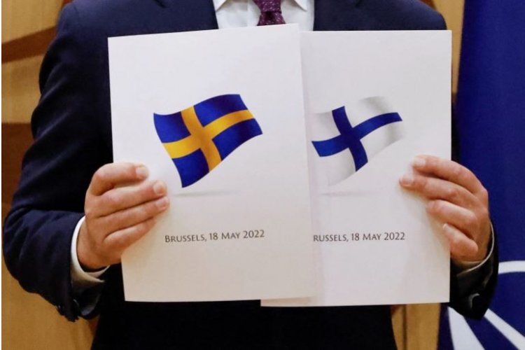 Finland and Sweden officially apply to join NATO: Η Σουηδία και η Φινλανδία κατέθεσαν επισήμως αίτημα ένταξης στo NATO