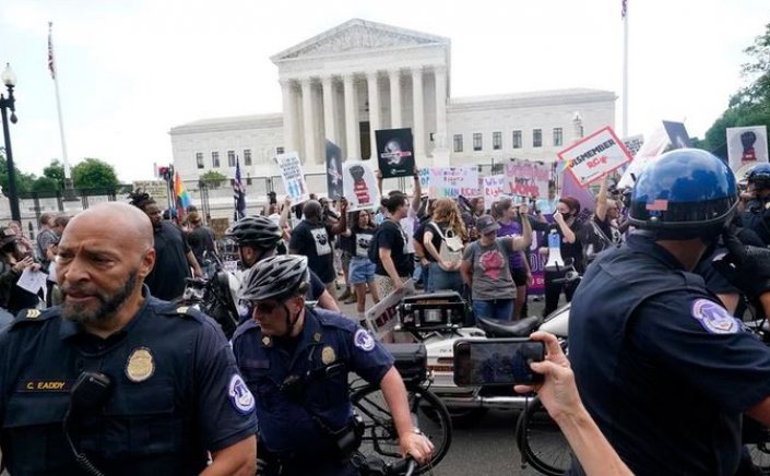 Biden - Supreme Court decision: Διχασμένες οι ΗΠΑ — Διάγγελμα Mπάιντεν για τις αμβλώσεις