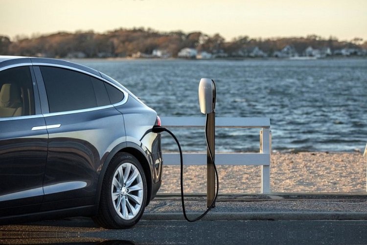 Electric Vehicle only: Μόνο ηλεκτροκίνητα από το 2035 - Τέλος τα αυτοκίνητα με βενζίνη ή ντίζελ στην ΕΕ [Η Ανακοίνωση]