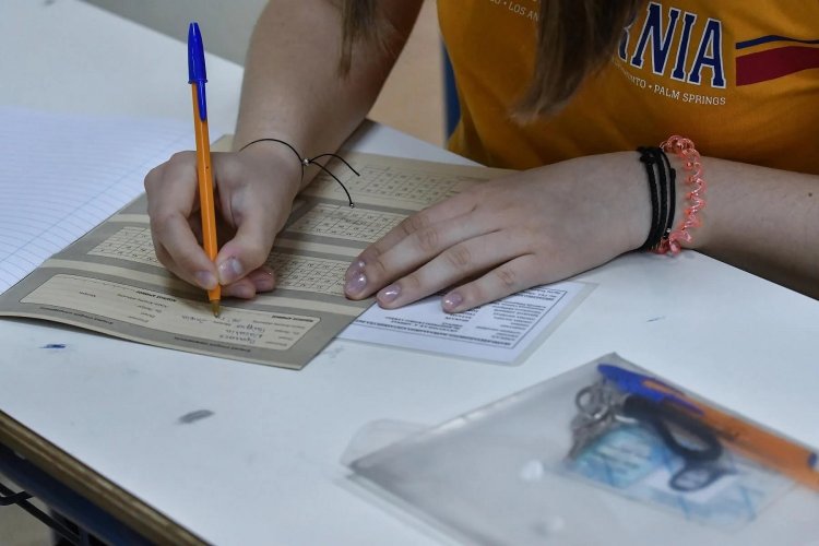 Panhellenic Exams 2023: Τα θέματα των Νέων Ελληνικών για τους υποψηφίους των ΕΠΑΛ