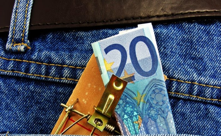 Taxation & Taxes: Έξαρση φοροδιαφυγής και “μαύρου χρήματος” αποκαλύπτει η ΑΑΔΕ