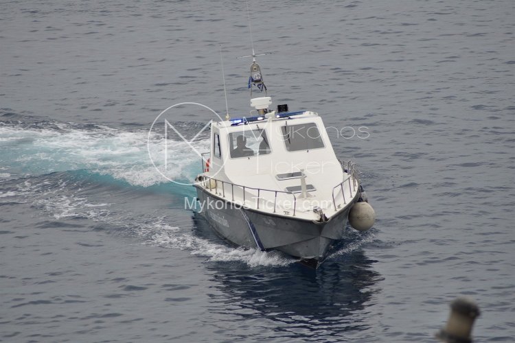 Mykonos: Επιχείρηση του Λιμενικού στη Μύκονο, μετά την ανατροπή σκάφους με μετανάστες - Το Video της διάσωσης