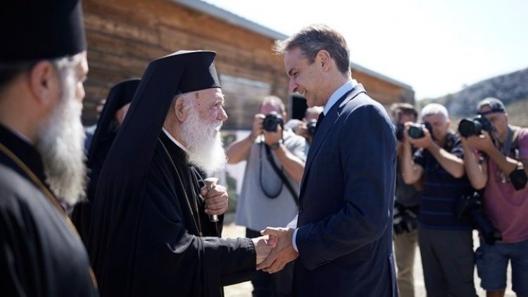 PM Mitsotakis: Να μπορεί η Εκκλησία να εκμεταλλεύεται την ακίνητη περιουσία της για να στηρίζει το σημαντικό κοινωφελές έργο της