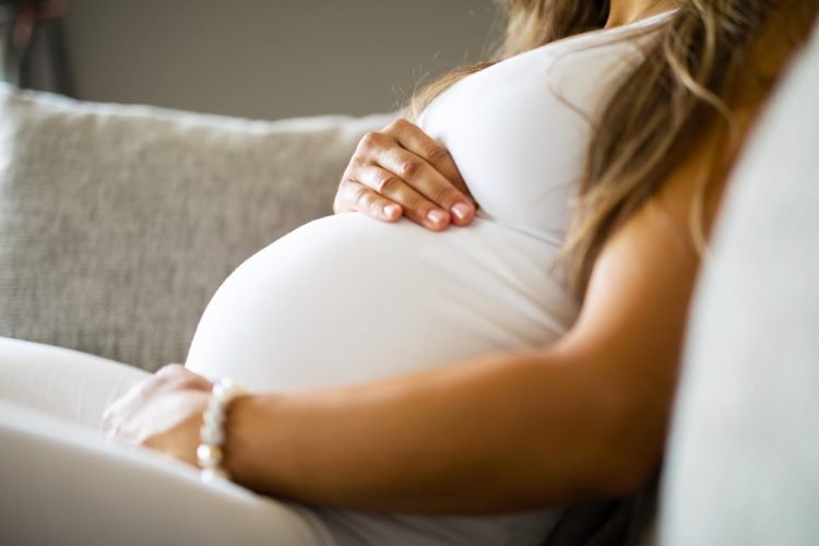 Maternity Allowance: Επεκτείνεται το επίδομα μητρότητας στον ιδιωτικό τομέα από 6 μήνες σε 9