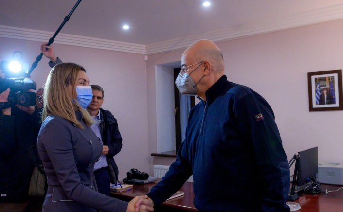 FM Dendias in Kiev: Ήχησαν οι σειρήνες κατά τη διάρκεια της συνάντησης του Νίκου Δένδια με τον Κουλέμπα – Μεταφέρθηκε σε καταφύγιο