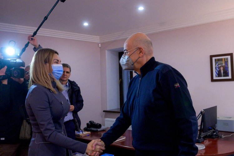 FM Dendias in Kiev: Ήχησαν οι σειρήνες κατά τη διάρκεια της συνάντησης του Νίκου Δένδια με τον Κουλέμπα – Μεταφέρθηκε σε καταφύγιο