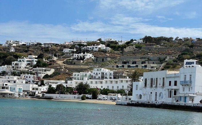 Cyclades: Υπερβολές με τα υπόσκαφα στις Κυκλάδες!! “Ξεκοιλιάζουν” τις πλαγιές!!