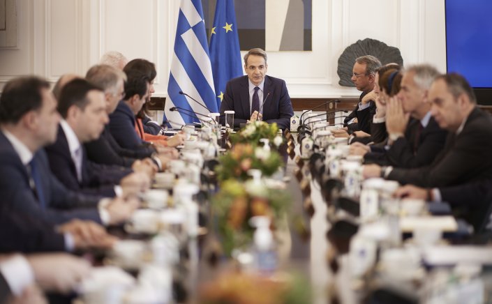 PM Mitsotakis to cabinet: Διπλή αποστολή της κυβέρνησης να πρωτοστατεί στην ανάπτυξη και να στηρίζει τους πολίτες