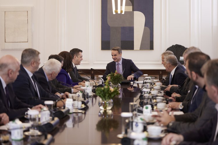 PM Mitsotakis: Οι Περιφέρειες είναι αναπτυξιακός πυλώνας της οικονομίας και ο θεσμός εγγύτερα στους πολίτες