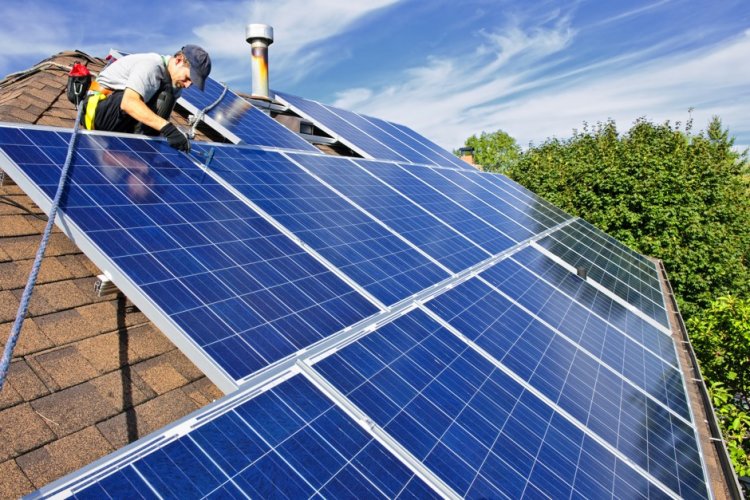 Solar Panels on Your Roof?: Το πρώτο 10ήμερο Μαρτίου η έναρξη υποβολής αιτήσεων στο πρόγραμμα «φωτοβολταϊκά στις στέγες»
