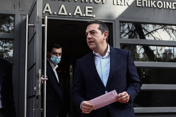 SYRIZA Leader Alexis Tsipras: Ο Τσίπρας ενημερώνει τη Βουλή για τα ονόματα του “απόρρητου” φακέλου της ΑΔΑΕ!! Έξι “υψηλά ιστάμενα πρόσωπα” υπό παρακολούθηση από την ΕΥΠ!!