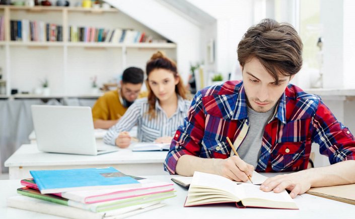 School exams: Γιατί οι μαθητές του σημερινού σχολείου πρέπει να εξετάζονται με ανοιχτά βιβλία!!