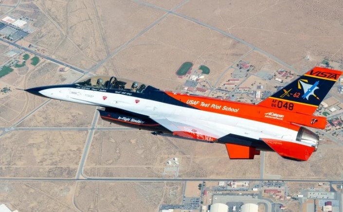 AI Just Flew an F-16: Πτήση εκπαιδευτικού αεροσκάφους της USAF γαι 17 ώρες με… πιλότο την τεχνητή νοημοσύνη