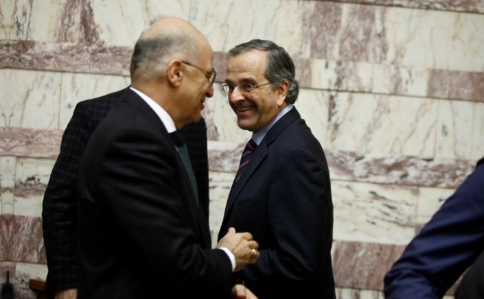 Gov't after train crash: Σε “λευκή απεργία” οι κορυφαίοι της ΝΔ - Τι αποφάσισαν Σαμαράς και Δένδιας