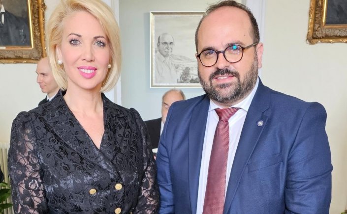 MP Katerina Monogiou: Επιχορήγηση 178.560€ για τη ΔΕΥΑ Θήρας με σκοπό την ενοικίαση μονάδας αφαλάτωσης