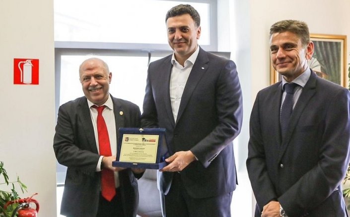 Tourism Min Kikilias: Συνδέουμε την τουριστική αγορά εργασίας με το Πανεπιστήμιο Πειραιά