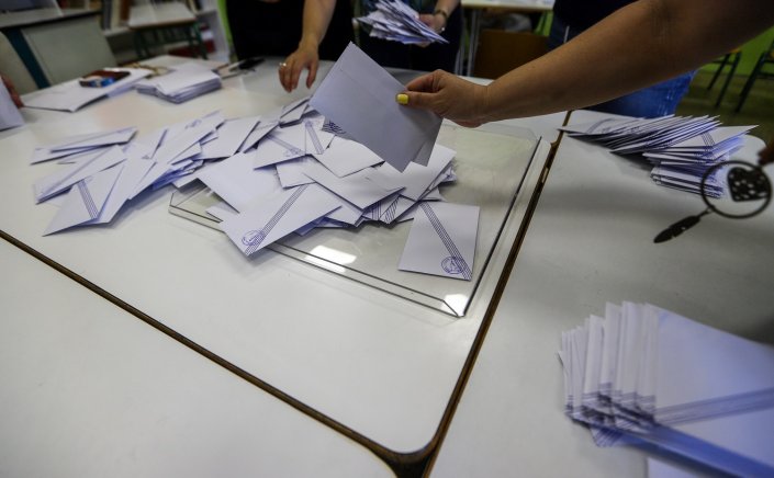 National Elections 2023:  Τι ισχύει για τα μέλη των εφορευτικών επιτροπών κατά τις Εκλογές 2023 - Πώς ψηφίζουν και  υπό ποιες προϋποθέσεις μπορούν να ζητήσουν εξαίρεση