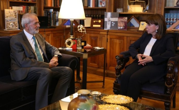 Caretaker PM Sarmas: Ορκίζεται αύριο ο Ιωάννης Σαρμάς υπηρεσιακός πρωθυπουργός