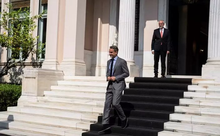 ND leader Mitsotakis: Νέα πρόσωπα, γυναίκες, 40άρηδες και… rotation υπουργών - Το σχέδιο Μητσοτάκη για την επόμενη ημέρα