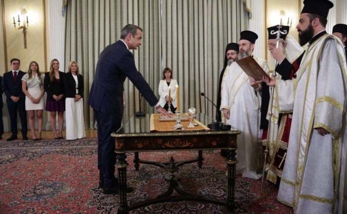 PM Mitsotakis: Ορκίστηκε πρωθυπουργός ο Κυριάκος Μητσοτάκης - Παρέλαβε από Σαρμά