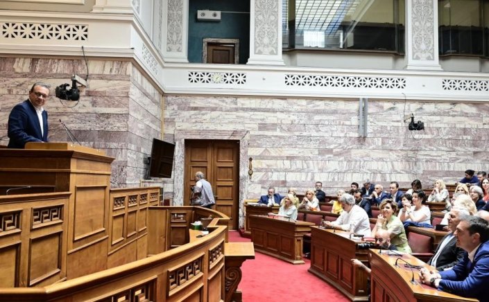 Syriza-Progressive Alliance: Μάχη εντός και εκτός Βουλής - Τι θα αναδείξει ο Σωκράτης Φάμελλος